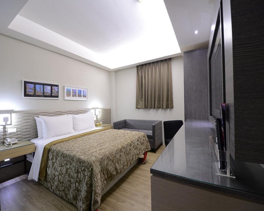 Royal Garden Hotel Taipei Exterior photo