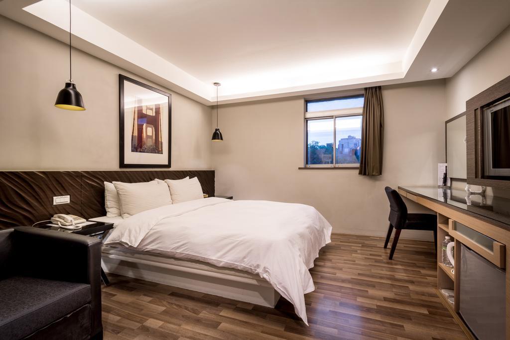 Royal Garden Hotel Taipei Exterior photo