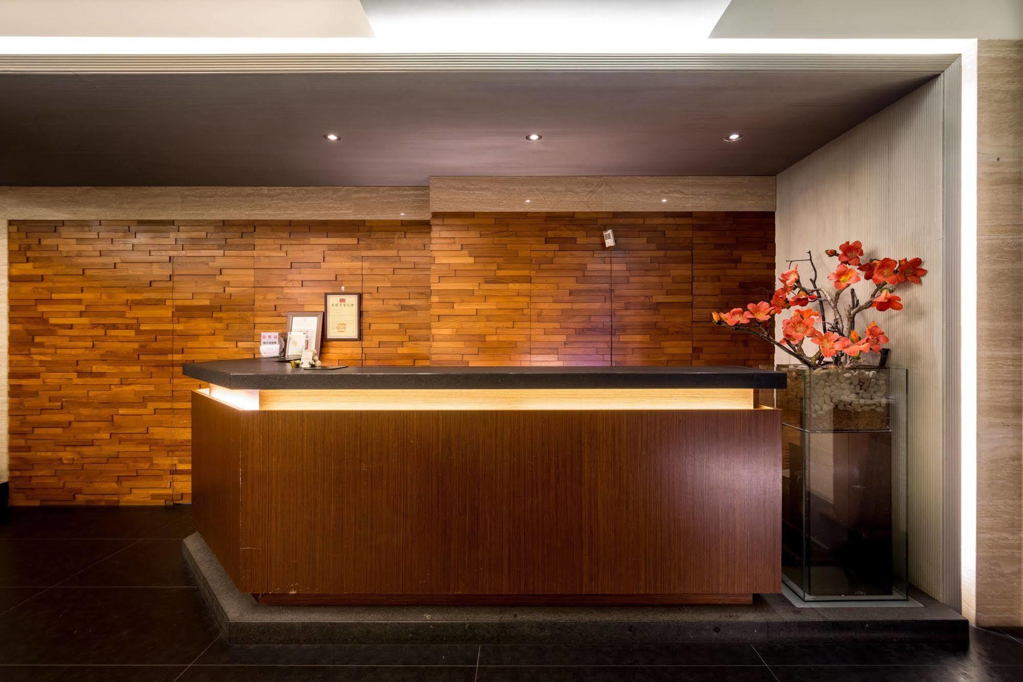 Royal Garden Hotel Taipei Exterior photo