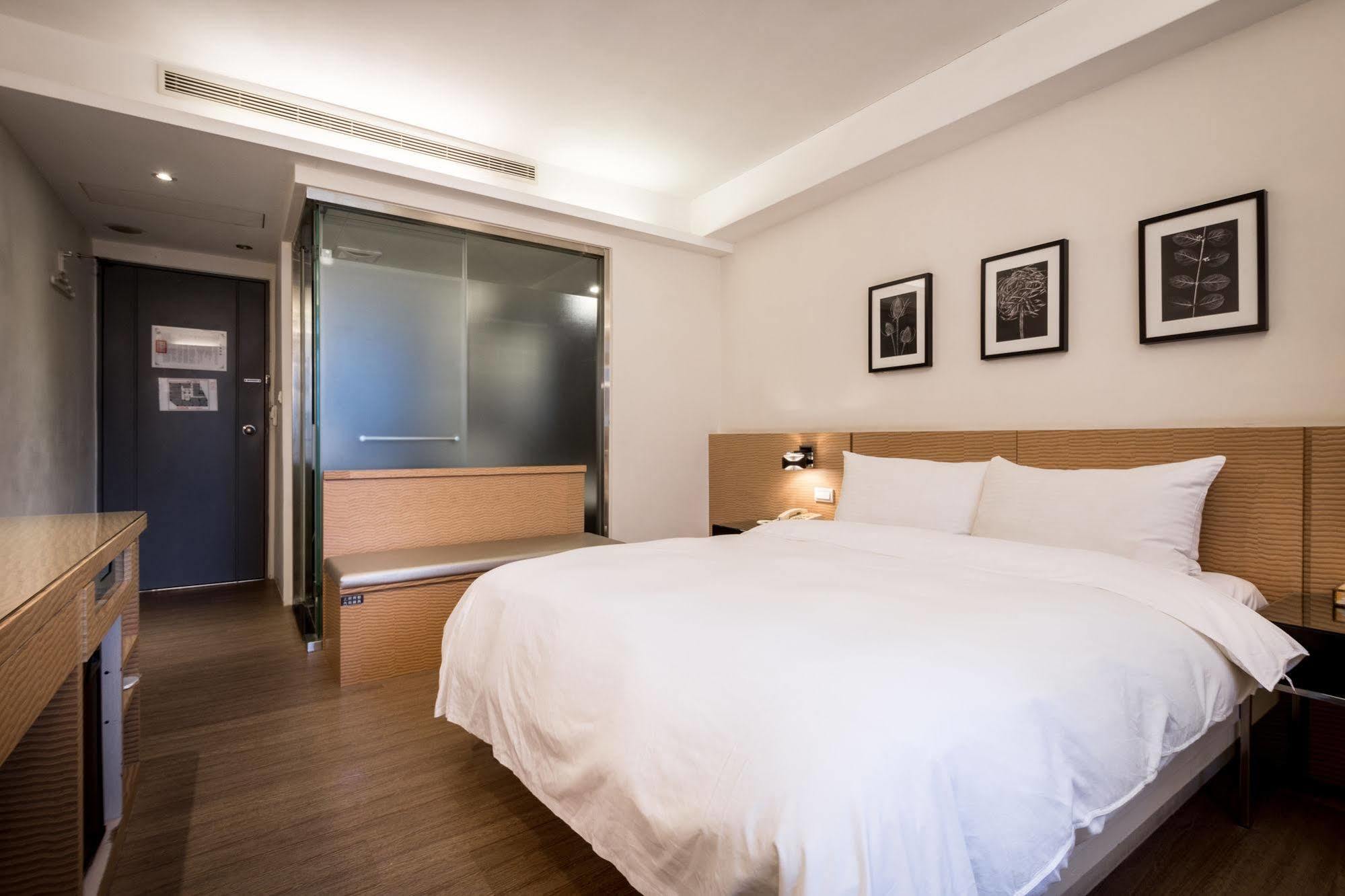 Royal Garden Hotel Taipei Exterior photo